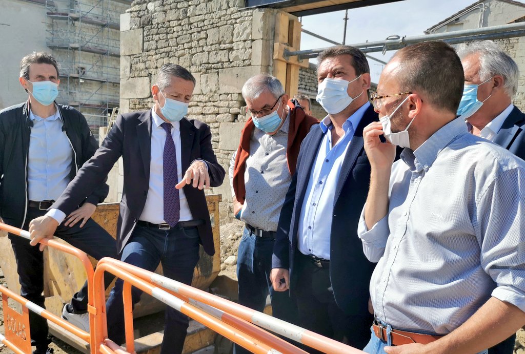 AlainPichon86's tweet photo. 🟢 Après une rencontre avec le Maire de St Secondin pour évoquer ses projets et la visite du chantier de l'@HistorialPoitou avec @brunobelin, je serai à #Lencloitre avec @afbourat et Henri Colin. 
✅ Le @departement86, terre de projets! https://t.co/J9FMNvUrQQ