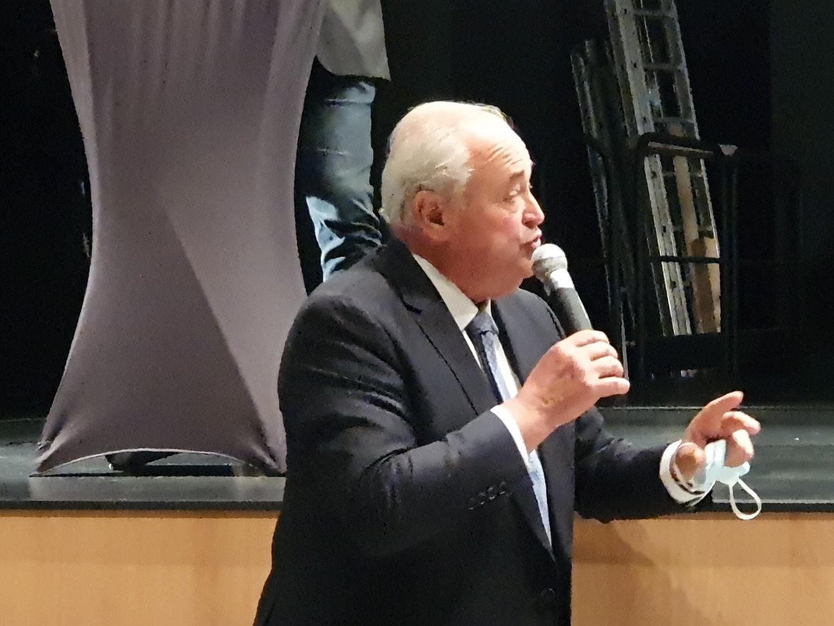 PCAMEO's tweet photo. Le réseau #THD64 passe le cap des 10 000 clients ! Chiffres clés : 75 000 logements éligibles,150 communes raccordées, 54 #NRO installés ainsi que 410 #PM @alainweill @AlticeFrance @lionelrecorbet @XpFibre @AlainPARROT #THD64 @GFaureDRAlticeF #JJLasserre &amp; @edainciart @lafibre64 https://t.co/Aq879Pd8x9