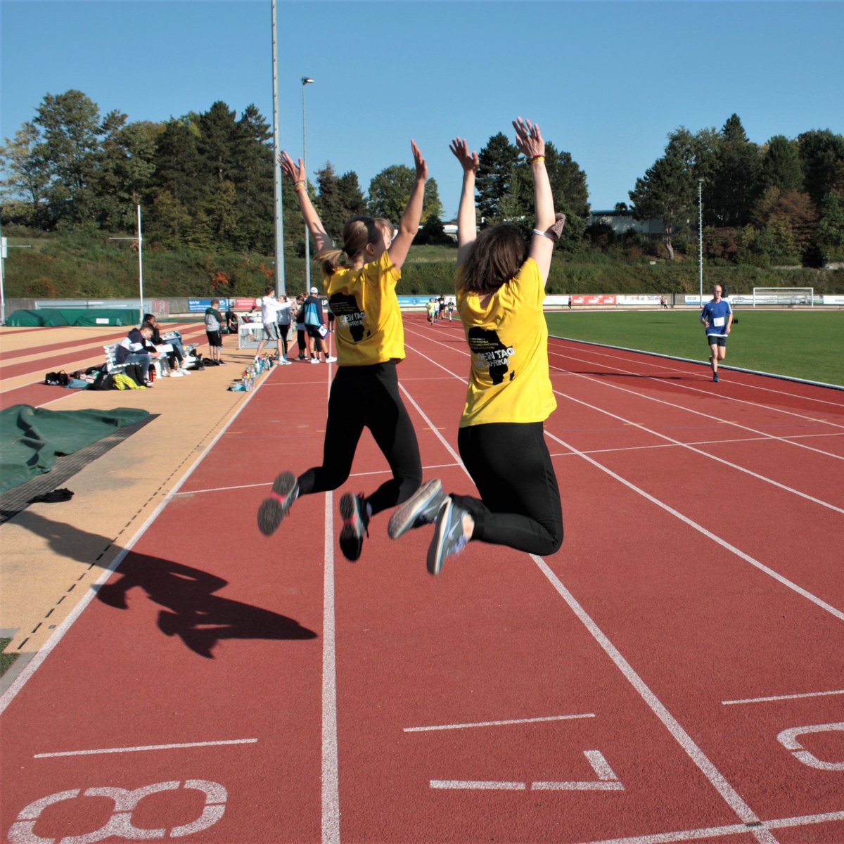 Am 15. Juni, unserem bundesweiten #Aktionstag21 veranstaltet das Anno-Gymnasium in #Siegburg einen coronakonformen #Spendenlauf mit Schüler:innen, Lehrkräften und prominenter Unterstützung wie <a href="/JoeyKelly_/">Joey Kelly</a>. Zur Website und online #fundraising geht's hier: anno-gymnasium-su.de