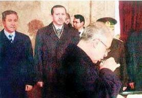 RTESevd46469947's tweet photo. Türkiye’nin batmasının en büyük aktörlerinden birisi Ahmet Necdet Sezerdir!
 
İşte @RTErdogan'ı bu yüzden çok seviyoruz o batan Türkiye'yi kurtardı ve bu hallere getirdi. 

Sonuna kadar RTE https://t.co/bR0c2gH9NZ