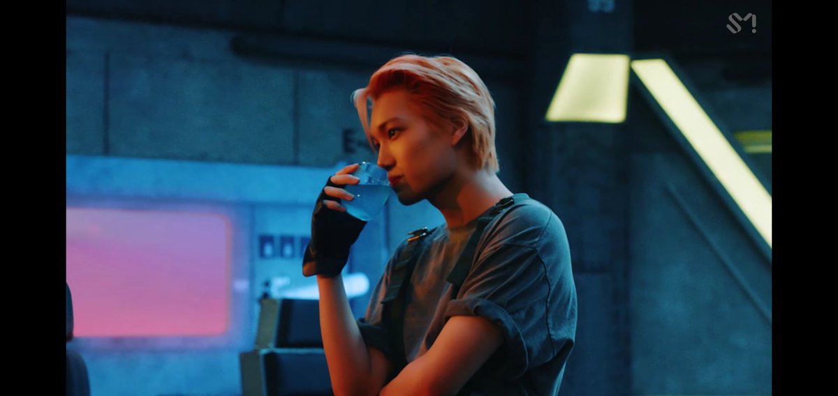 heyyitshun's tweet photo. Sebagai rasa syukur exo comeback dan kemarin ada chanbaek moment di teaser JADI aku bakal ngadain GA nichhh. 100k saldo ovo/gopay/dana buat 1 pemenang 

Syarat : RT, LIKE, REPLY HASTAG 

Buat tim solar lunar boleh ikut asal exol. Pemenang gue pilih acak besok 頑張って下さいね https://t.co/goHqIBR0yl