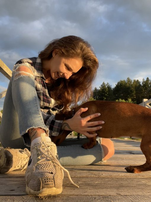 Had a beautiful walk yday with my cute sausage dog🥰😋😜 https://t.co/knwz65l6im<a href="/tag/clip"class="tags"><span>#clip</span></a>