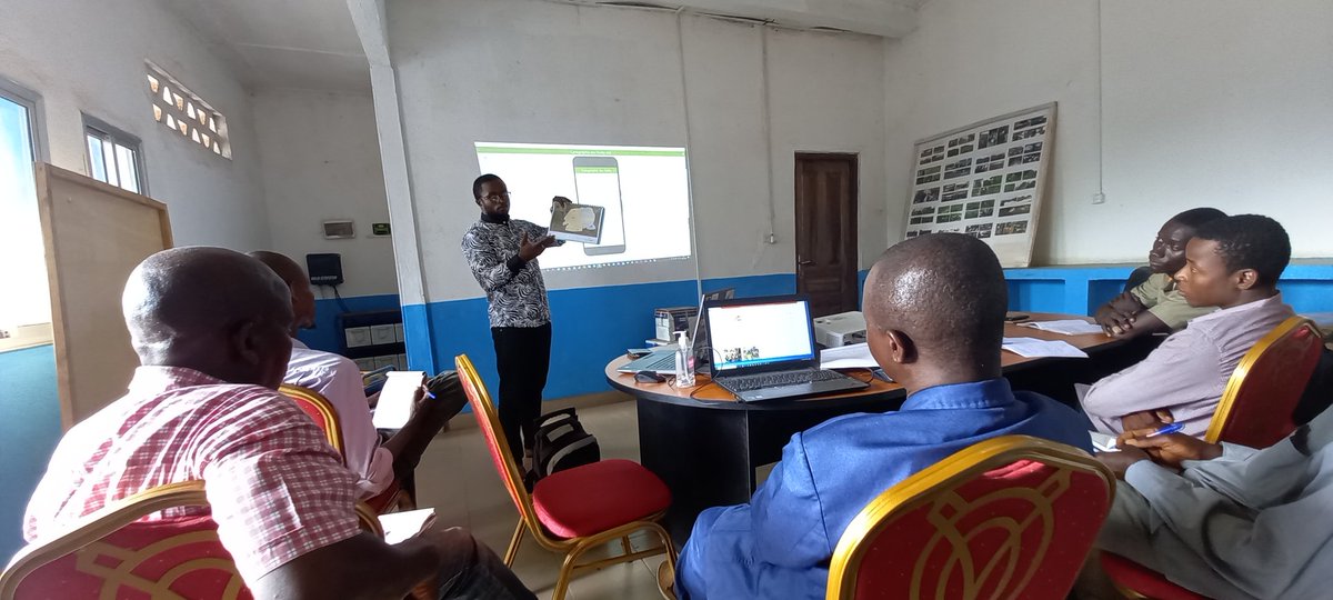 EmmanuelKOUROU2's tweet photo. Notre investigation sur le terrain à été de collecter les données sur les forêts classées communautaires crées par les ONGs à travers le Projet pour une gestion intégrée des ressources naturelles. (@peged_pnud/@PNUDGuinee)
@UN_Mappers
@FreeLMappers
@hotosm
@UNEP
@WorldBank 
@UNDP https://t.co/uphhk6atlL