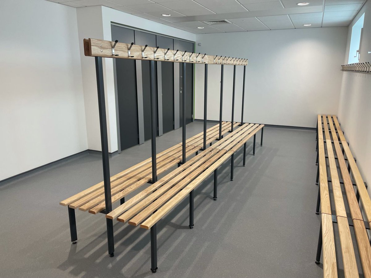 The new sports hall at <a href="/WinchSchool/">Winchcombe School</a> in #Cheltenham was officially handed over on Friday. The new facility will be a great addition to the #school and the local #community. 🏅⚽️🎾🏑🏏Looking forward to continuing works on the rest of the school egcarter.co.uk/sector/educati…💪💪