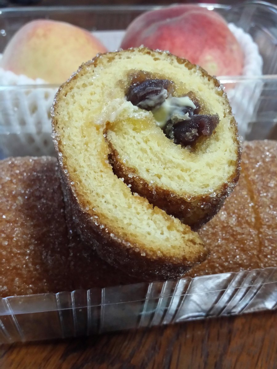 茶畑のワンツリー たかちゃん 杏林堂に 御存知 みたいに置いてあった 鹿児島 イケダパンさんの あん マーガリン巻き どんなもんか食べてみようっと 製造してる重富工場がある市名が難しくて読めないw