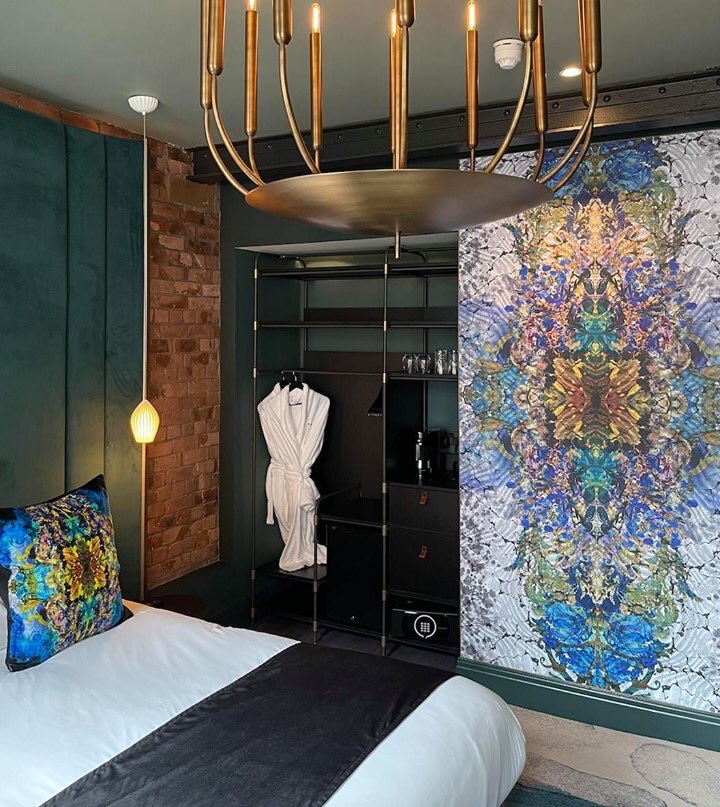 Opulent &amp; artistic! 😍 
 
How gorgeous is this room? Just one of many newly refurbished rooms in Velvet hotel. 
 
TAG someone who would love a hotel getaway with us! 
 
Head over to our website &amp; learn about our exclusive member offers ✨ (link in bio) 

#velvet #hotelroom