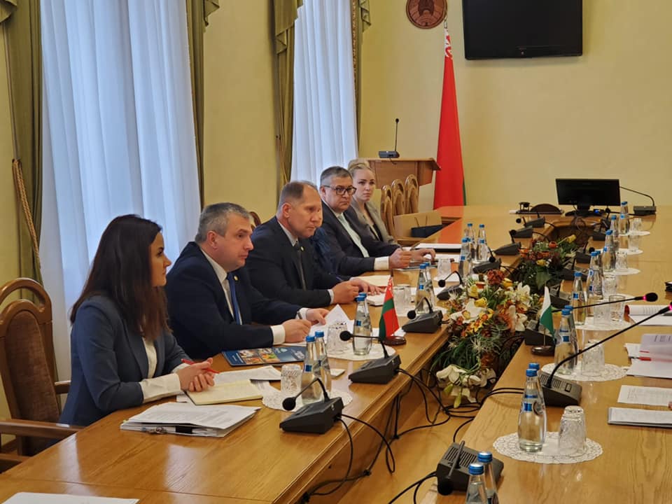 PakinBelarus's tweet photo. Meeting with Minister of Agriculture
On 4 June, Mr. Ghufran Memon, Secretary, National Food Security met with the H.E. Mr. Krupko Ivan, Minister of Agriculture of Belarus. 1/5
#pakistaninbelarus https://t.co/vDF414yGzn