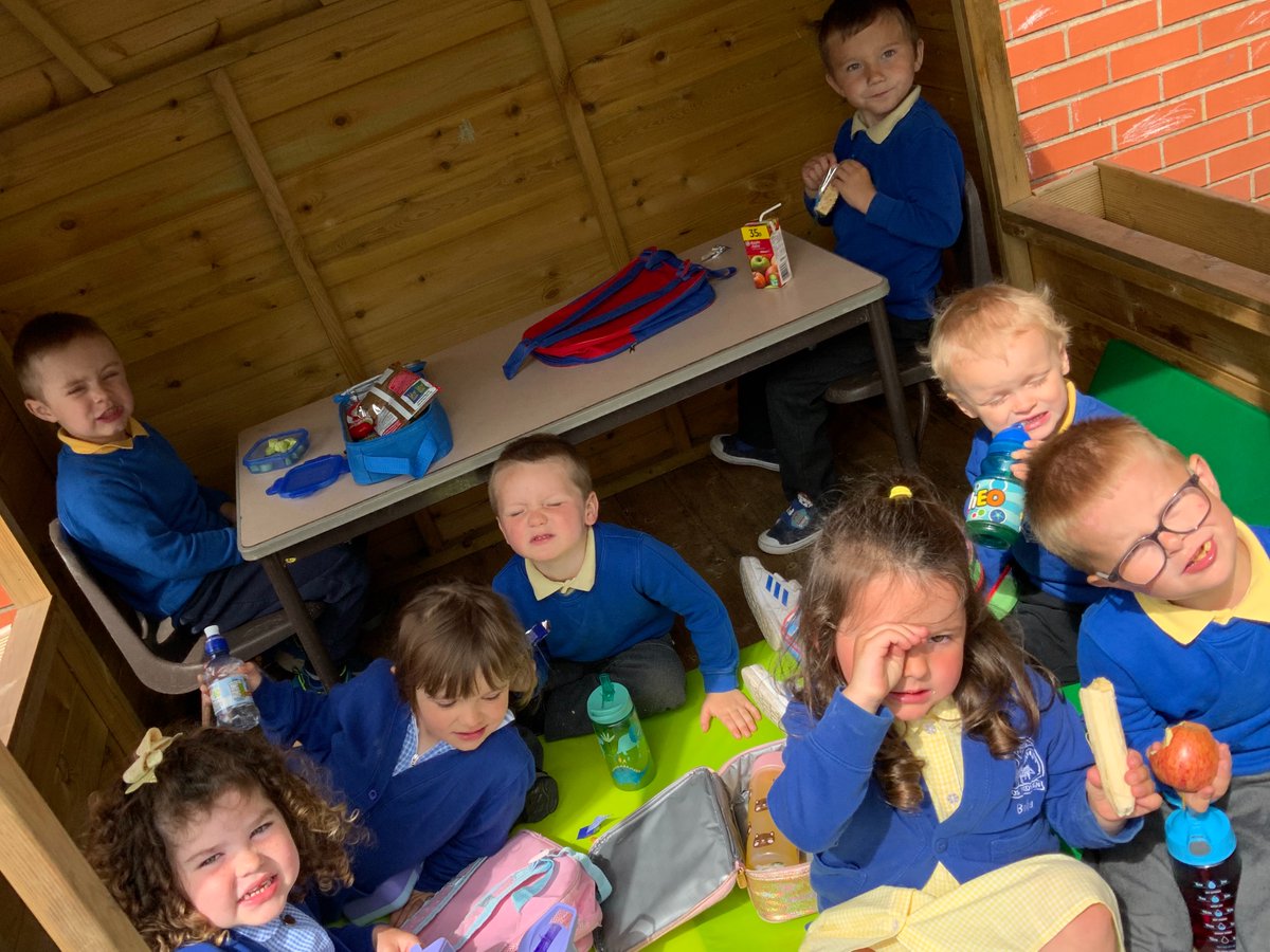 RYFOren's tweet photo. Some of us had our snack outside with Miss Tomsett today #HealthyHarri #RYFArticle6 @rhosyfedwen https://t.co/KtQ5uVgRe8