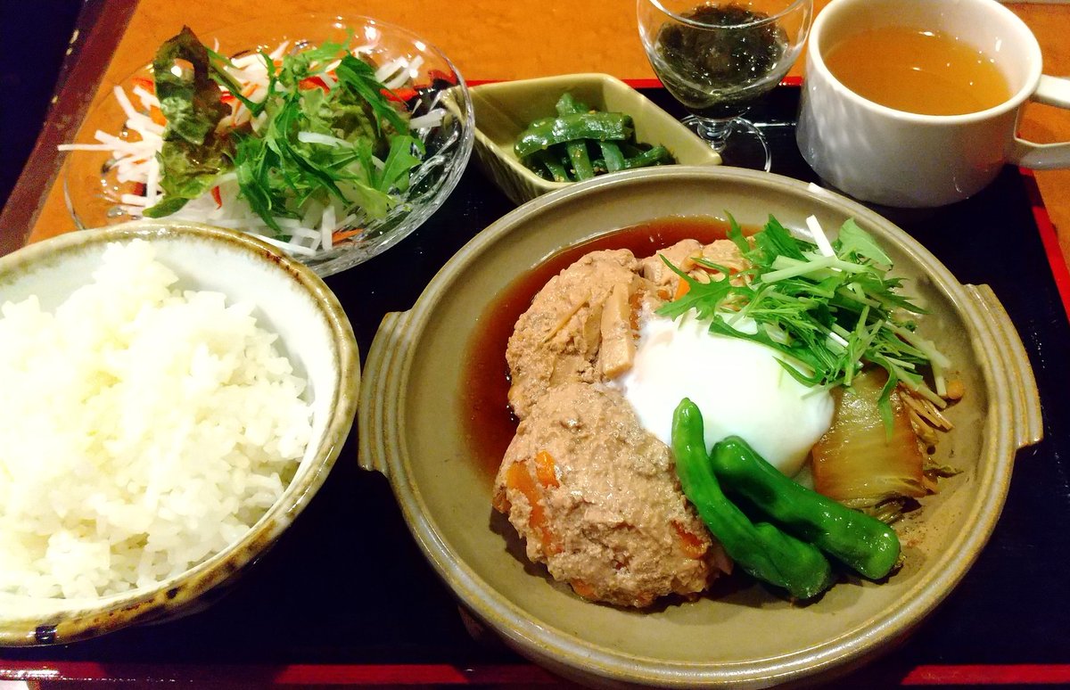 ママの店 花海棠 こんばんは 花海棠です このような生活に慣れきってしまうの いけないかな と思いつつ 明日は定休日です 水曜にまたね 女子大小路 ハナカイドウ 毎日カレー 気まぐれ惣菜 ランチ 鶏ハンバーグ温玉のせ でした