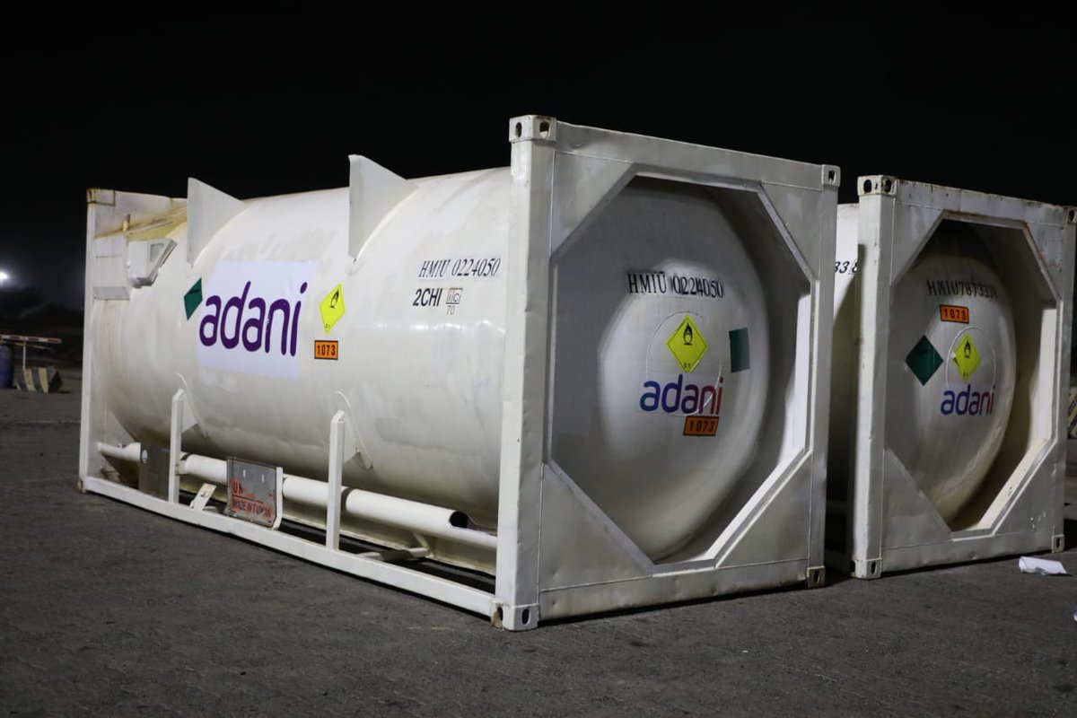 AdaniOnline's tweet photo. Tanks carrying oxygen leaves for Hyderabad. Lots of love, light and healing from Mundra.

#GoodnessNeverStops #COVID19 https://t.co/qb2yHpp7vL