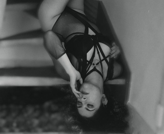 Bonne semaine &agrave; tous 💋💋 https://t.co/KNbSf0DRx7<a href="/tag/throwback"class="tags"><span>#throwback</span></a><a href="/tag/sexysunday"class="tags"><span>#sexysunday</span></a><a href="/tag/blackandwhitephotography"class="tags"><span>#blackandwhitephotography</span></a>