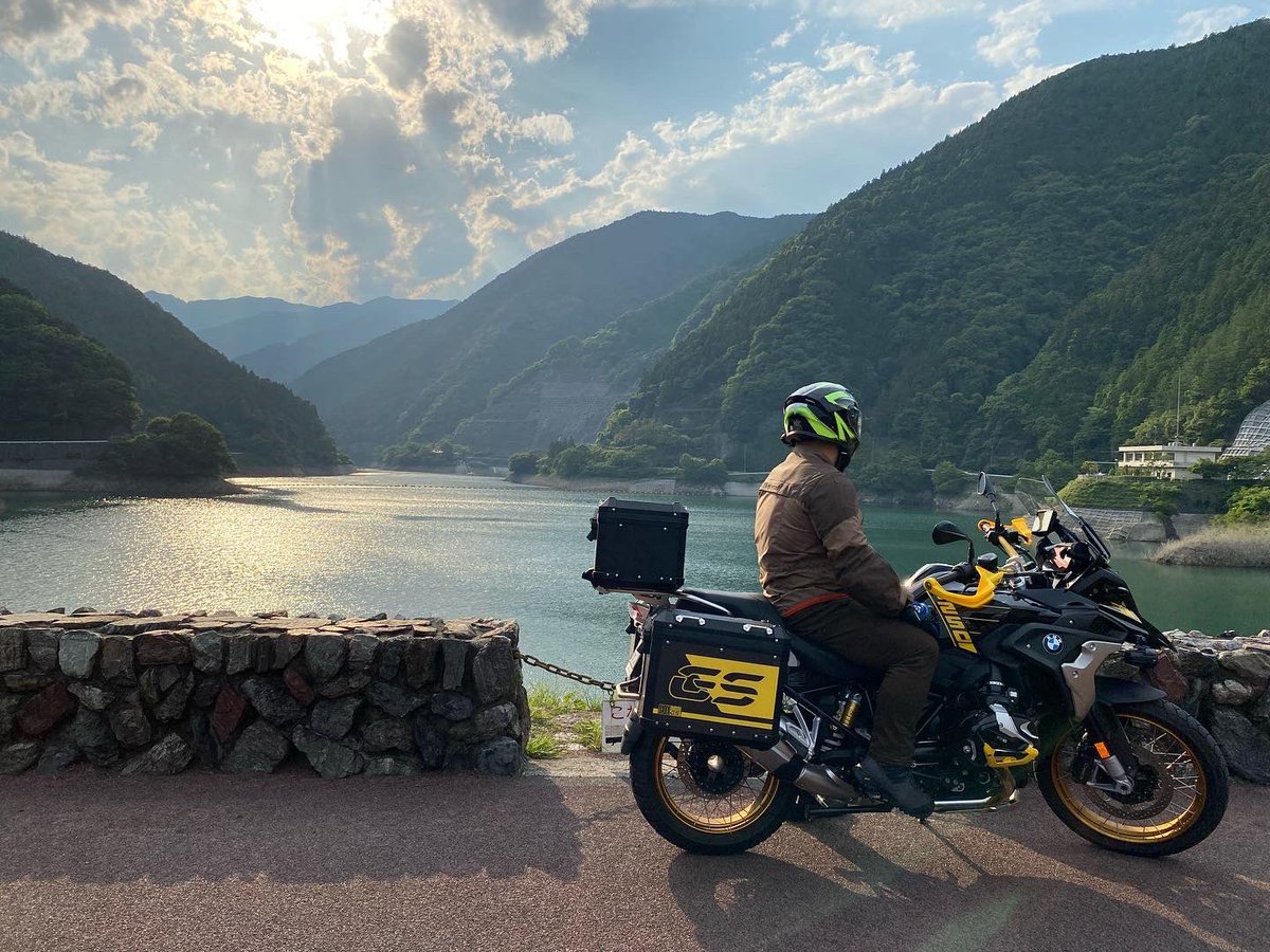 r1250gsbeginner's tweet photo. 有間ダム🏞
石畳が綺麗なダムで、夕日を眺めながらリラックスできました！ https://t.co/COg7LrII9u