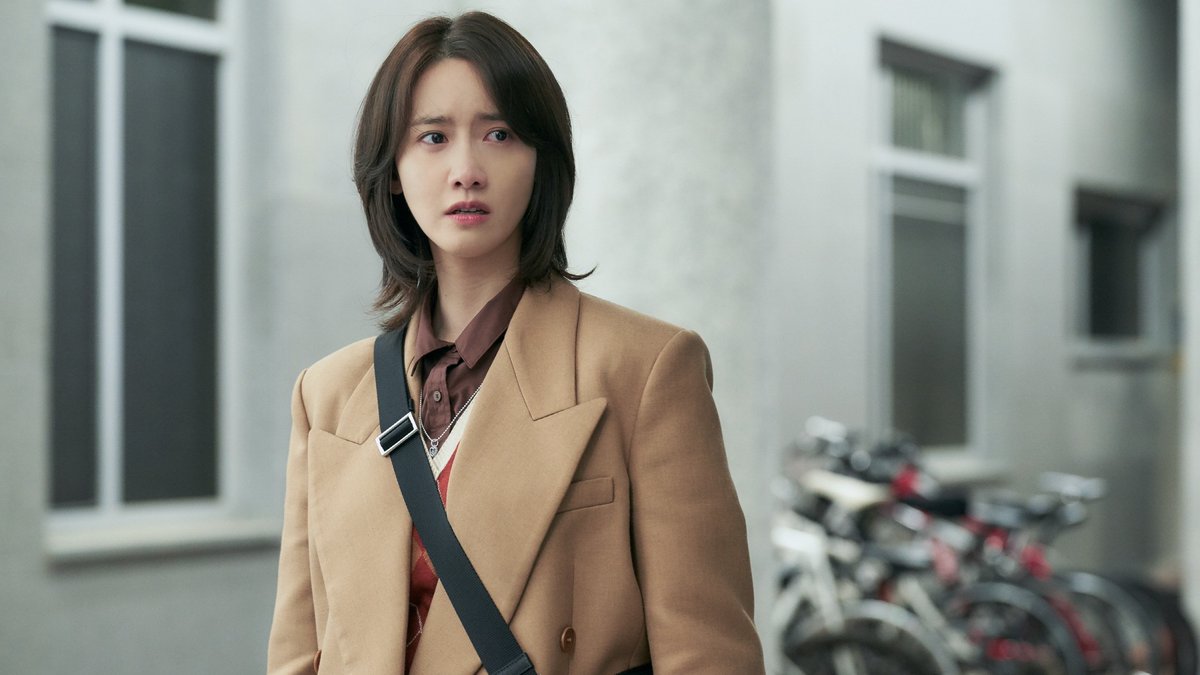 Amazon Prime Video プライムビデオ على تويتر 少女時代 で一世を風靡し 近年は女優としても注目される ユナ が演じたのは インターン記者イ ジス 幼少期から報道に関心を持ち メディアの傲慢と偏見にも気づいていた彼女 飛び込んだ新聞社で どんな現実が