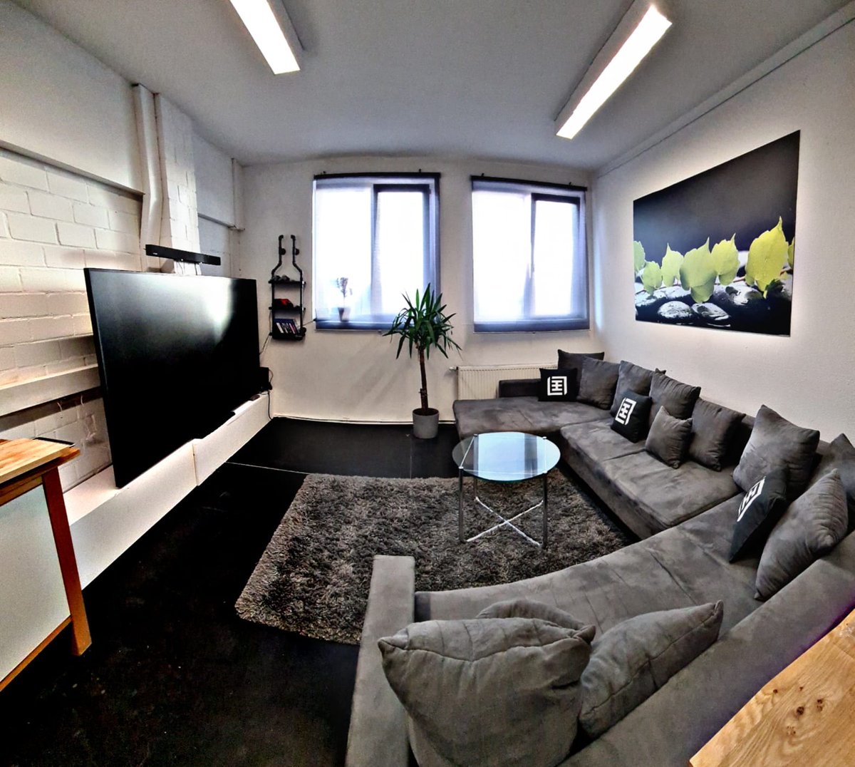 #Sonne🌞 und #Strand 🏖️ sind nichts für dich?

Mal #Urlaub in einem #Gaming Bootcamp gemacht?

Jetzt mit deinen Freunden eine #LAN #Party 🪅 buchen!

👉 ecamp-frankfurt.de 👈

Wir lassen #Gamer-Herzen höher schlagen!