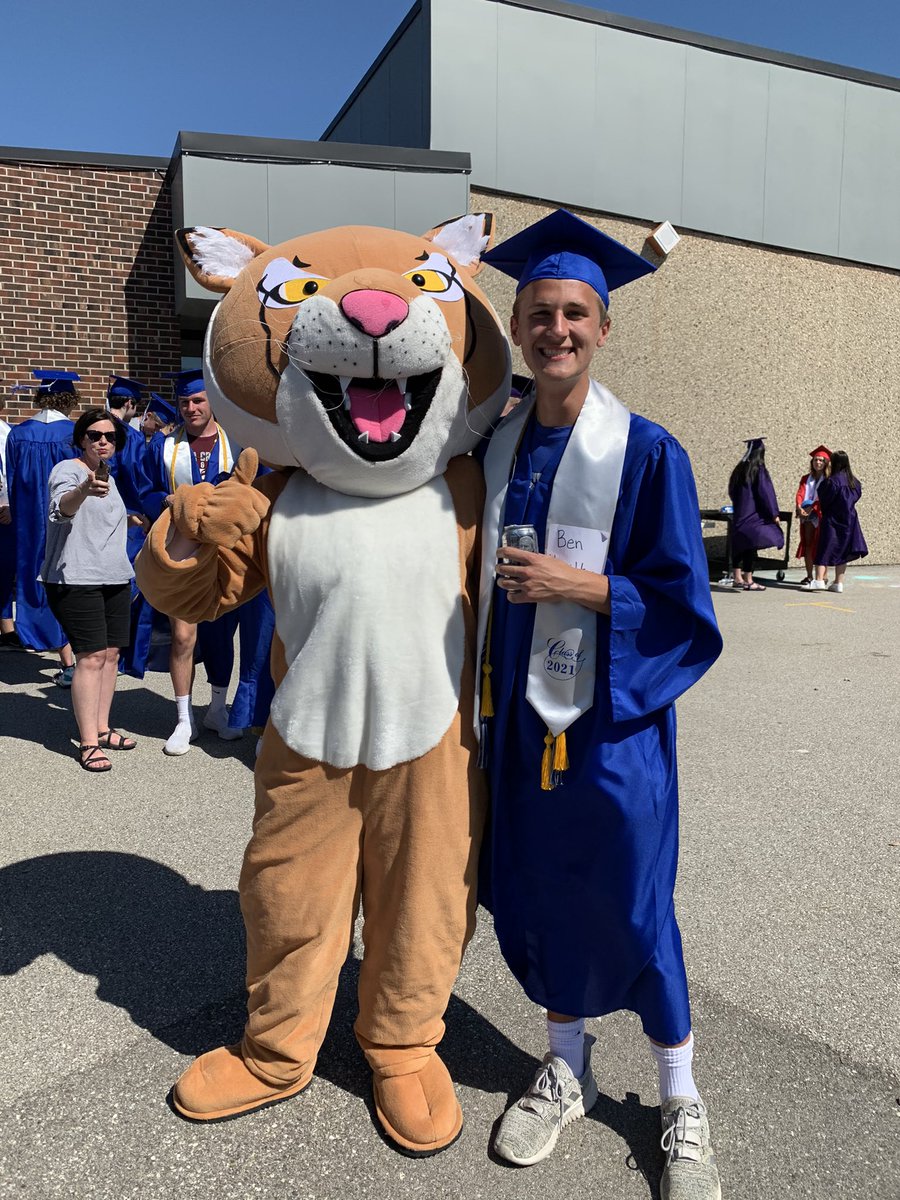 Going back to where it all started!  Lots of smiles and memories shared last Friday. Thank you Bethesda teachers/staff (current and past) and students for cheering on our Class of 2021 Bethesda graduates. What a fun way to wrap up their SDW career! #classof2021 #bethesdabobcats