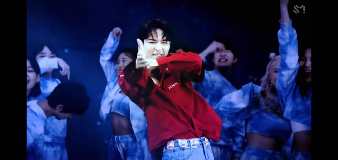 DianaAbuRia2's tweet photo. Finally we got to see Lay dancing with the members 💖😍🌸❤️
We love you EXO boys
#ToEXOPlanetAndbeyond
#EXOSPECIALALBUMOUTNOW #exoisback #DONT_FIGHT_THE_FEELING #EXO_LUNARECLIPSE
#드디어_나왔다_엑소_멈추지도마
#EXO_DFTFOutNow #Lay #EXO #weareoneEXO https://t.co/uFz1s8Wq9a