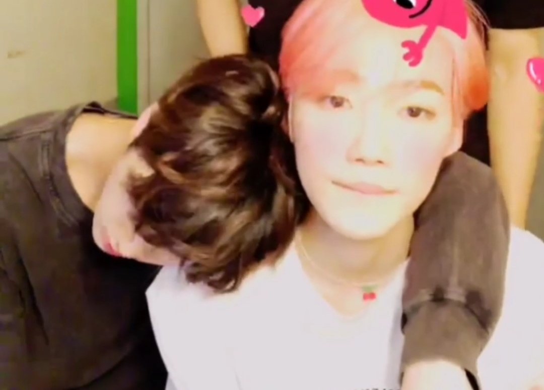 bbangnyuzone's tweet photo. #빵뉴 #bbangnyu 

younghoon: i know a place https://t.co/9TIhwklXOR