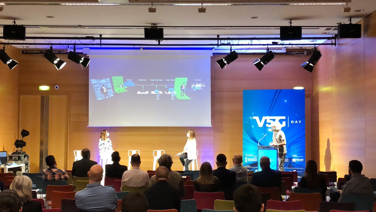 V5gValencia's tweet photo. Adelante con la Mesa sobre Medios Digitales con @brainstorm3d, @rtve, @AxionTeleco y @SennheiserES.

Sigue en directo el #V5GDay en el @PalcongresVLC o en streaming.

#V5G #V5GDay #València https://t.co/XVneBhzYMG