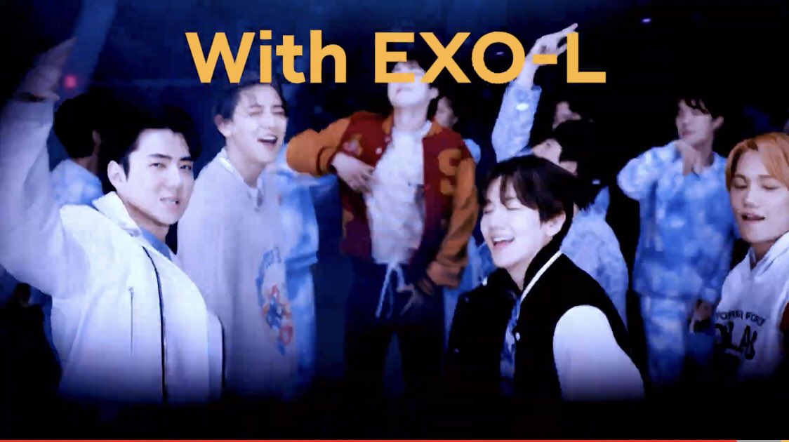 chnmeri's tweet photo. selfie with them :--)

#ToEXOPlanetAndBeyond
#DONT_FIGHT_THE_FEELING
#드디어_나왔다_엑소_멈추지도마
#EXO #엑소 @weareoneEXO https://t.co/p3PBf4rbIq