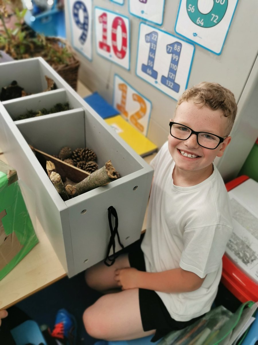 wash_lks2's tweet photo. Wow, super bug hotels! #helpinganimals #creatinghabitats https://t.co/E7RW9HbK5c