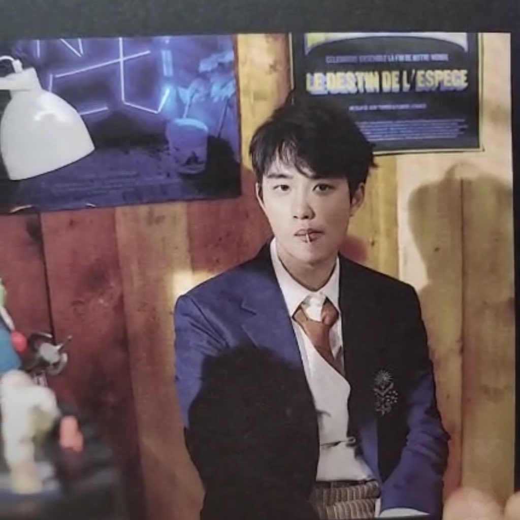 나 벌써 바른생활 사나이로 유명한 전교회장이 아무도 없는 곳에서 탈선하는 장면 누군가에게 들키면서 시작하는 청춘 드라마 한 편 다 봤음