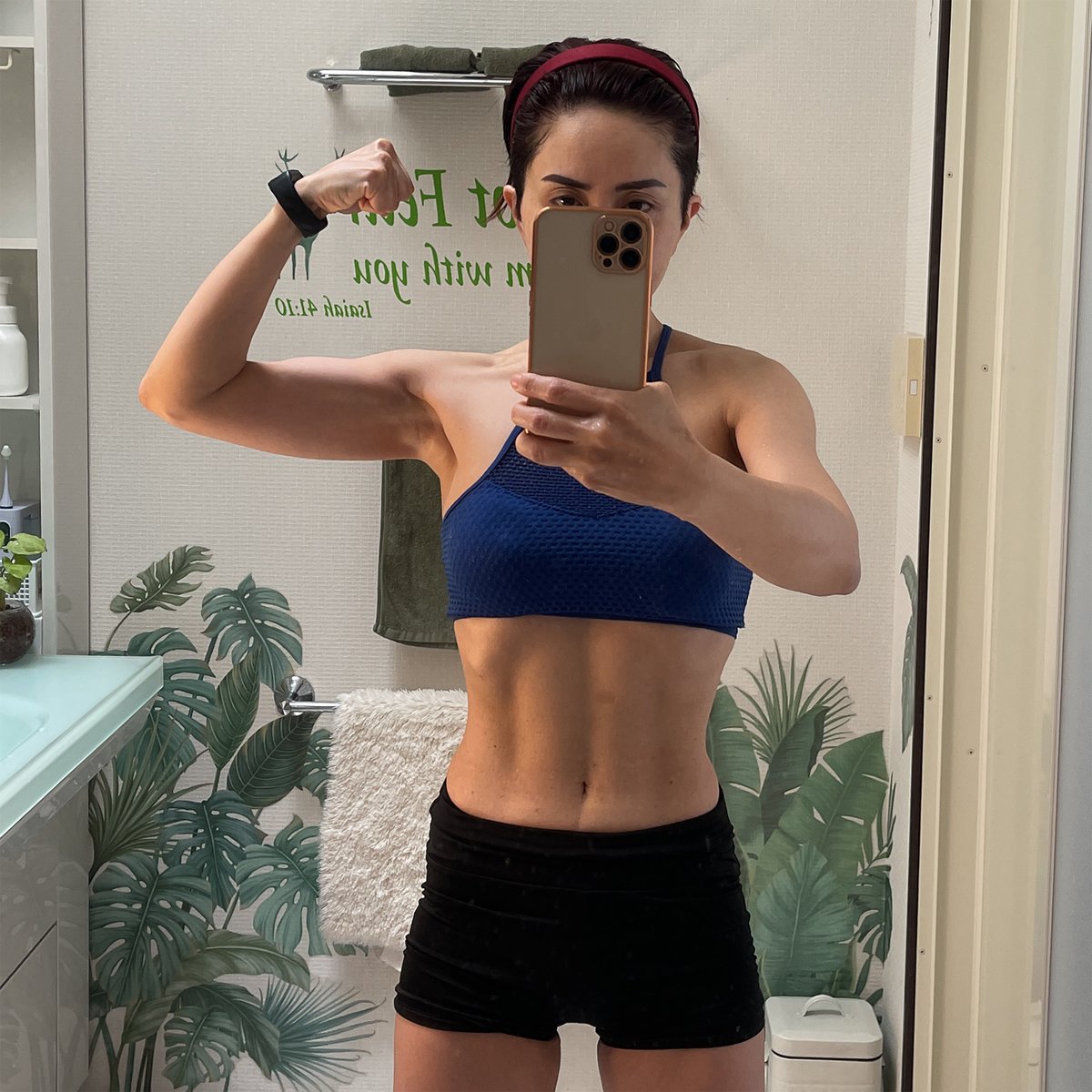 Madam Steam 蒸気夫人 スチームパンク歴15年 V Twitter 増量期の私と減量期の私 アラサーだろうとアラフィフだろうと 肉体改造は可能です 年齢を言い訳にしてはいけません ただし30代以上の女性は筋肉が減少し続けるので カロリー制限だけだと痩せても老婆の