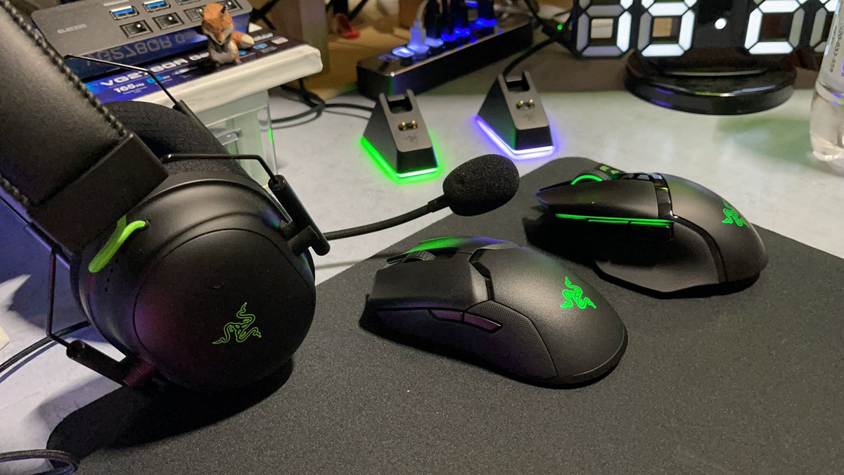 snojasoncho's tweet photo. #RazerBasiliskULTIMATE
#RazerVIPERULTIMATE
重さの違いとバジリスクの使い慣れたボタン数の違い
俺はやれるのか...
何よりもVIPERがちょいちょい #synapse に認識されない(´༎ຶོρ༎ຶོ`)
でも....
カッチョよし!w
#Razer #RazerJP https://t.co/VultwuDhDG