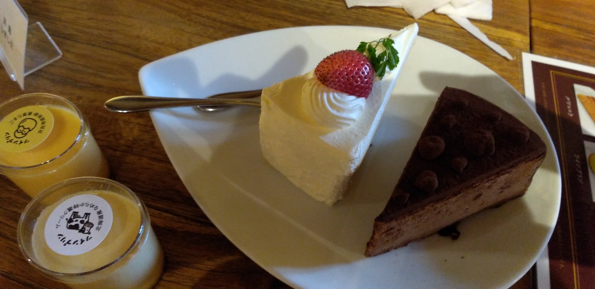 フジ オランダ屋奈良店のケーキバイキング 行ってきた こんなところに来たのは初めてなので何個食べれるか見当つかなかったけど私6個 息子も6個美味しくいただいた むこう一年ケーキ 食べなくてもいいぐらい ケーキを食べると何故か次はラーメンが食べたく