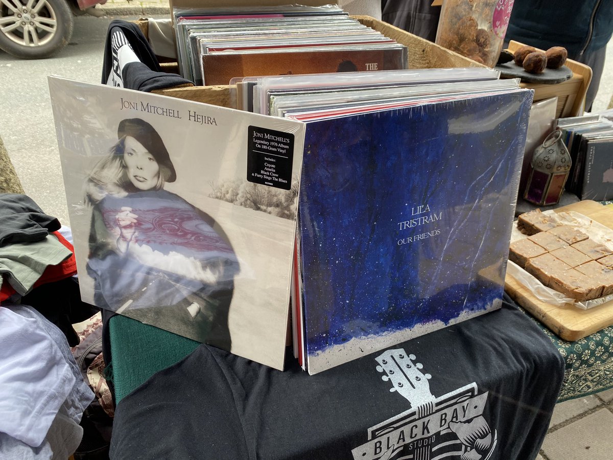 My vinyl + my favourite record of all time ~ Joni Mitchell’s Hejira!! Thank you to the Blackbird Collective for supporting Our Friends !! 💗💗

#vinyl #jonimitchell #record #vinylrecords #music #recordcollection #recordcollector #RecordStoreDay
