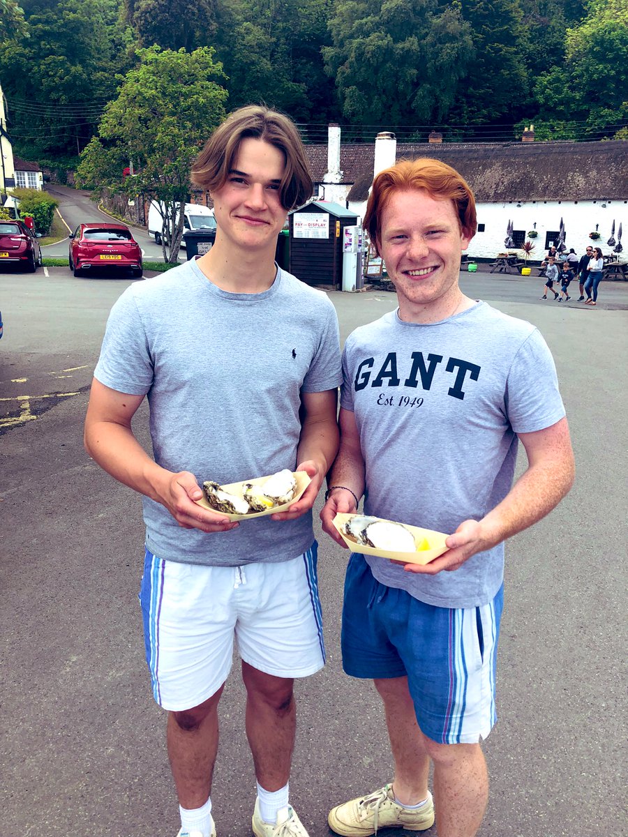 And for the @CornwallisRHS boys- sampling @DiscoverPorlock famous oysters. @porlockbay #fieldworkwithadifference. @Dave905947 taking your advice on quirky fieldwork techniques! #tastescaping @RHSSuffolk