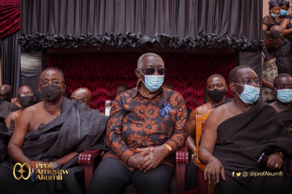 profAkumfi's tweet photo. On Saturday, 5th June, 2021 I joined President H.E. @NAkufoAddo, Vice President @MBawumia, Asantehene Otumfour Osei Tutu II and some government officials to bid a final farewell to the sister of our Former President J.A. Kufuor, the late Mrs. Cecilia Agyeiwaa Akoto Campbel.

1/2 https://t.co/xcFmmHATRy