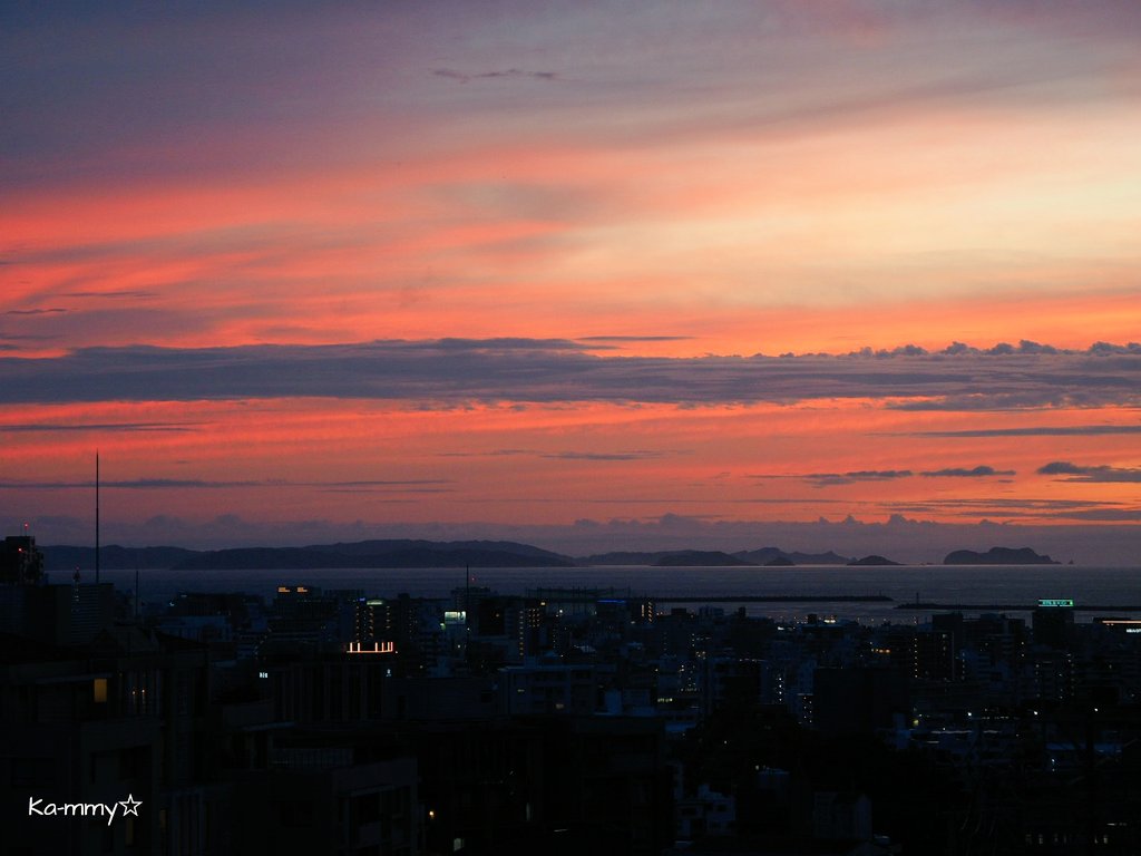 Ka Mmy S Tweet 今日の夕空 那覇の空 ˊᵕˋo O 空がオレンジやピンク色に キレイな夕空だった 慶良間諸島もくっきり そろそろ梅雨明けしそう 沖縄 那覇 夕日 夕焼け 夕空 夕暮れ 空 Sunsets Trendsmap