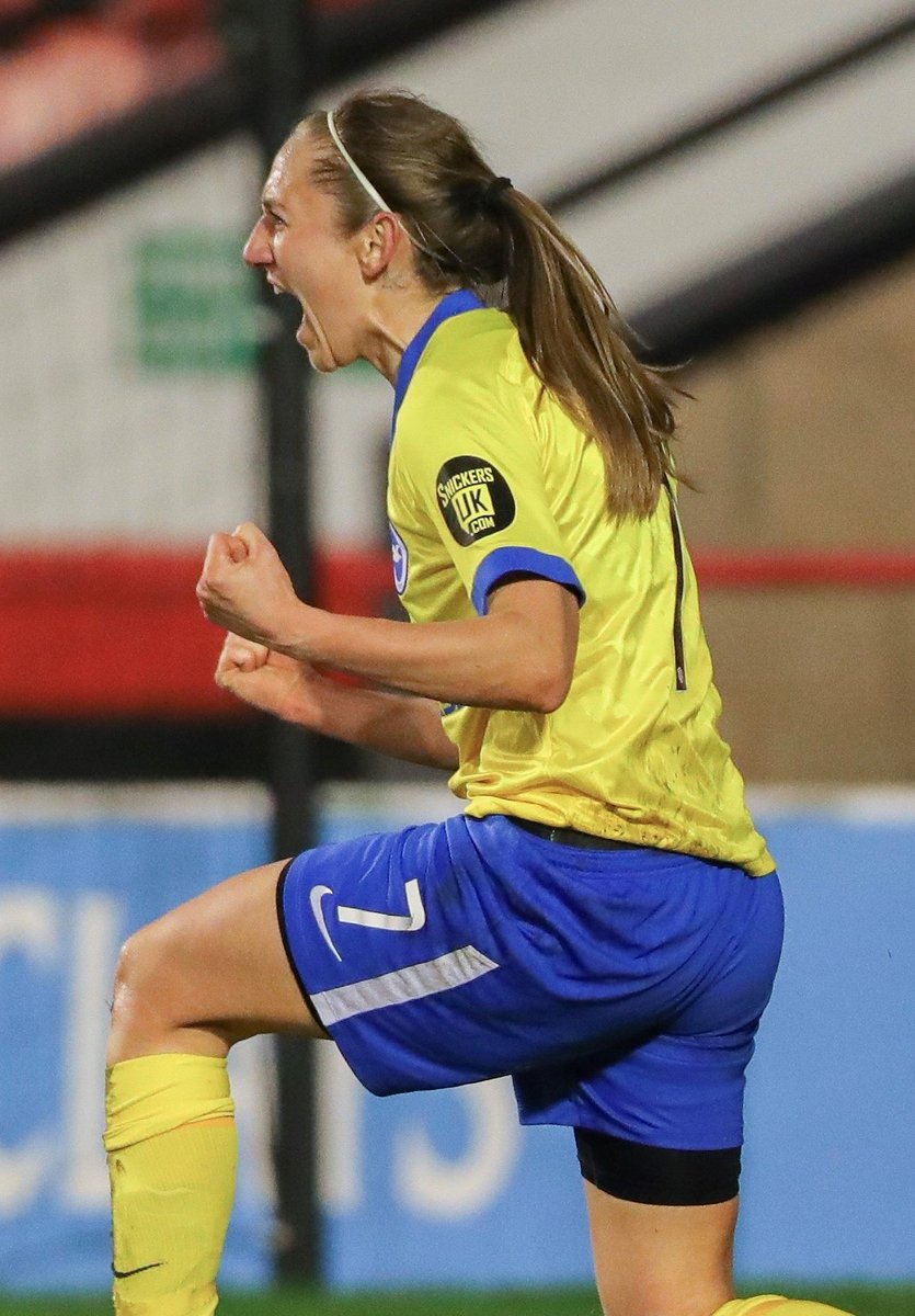 SnickersUKcom's tweet photo. @AileenWhelan - So pleased to see you get the Player of the Season award, fantastic year for you all round. Congratulations on all you have achieved so far, with I am sure far more to come! @OfficialBHAFC @BHAFCWomen | #SnickersUK #BHAFC #womensfootball | https://t.co/WiOMjjUtu8