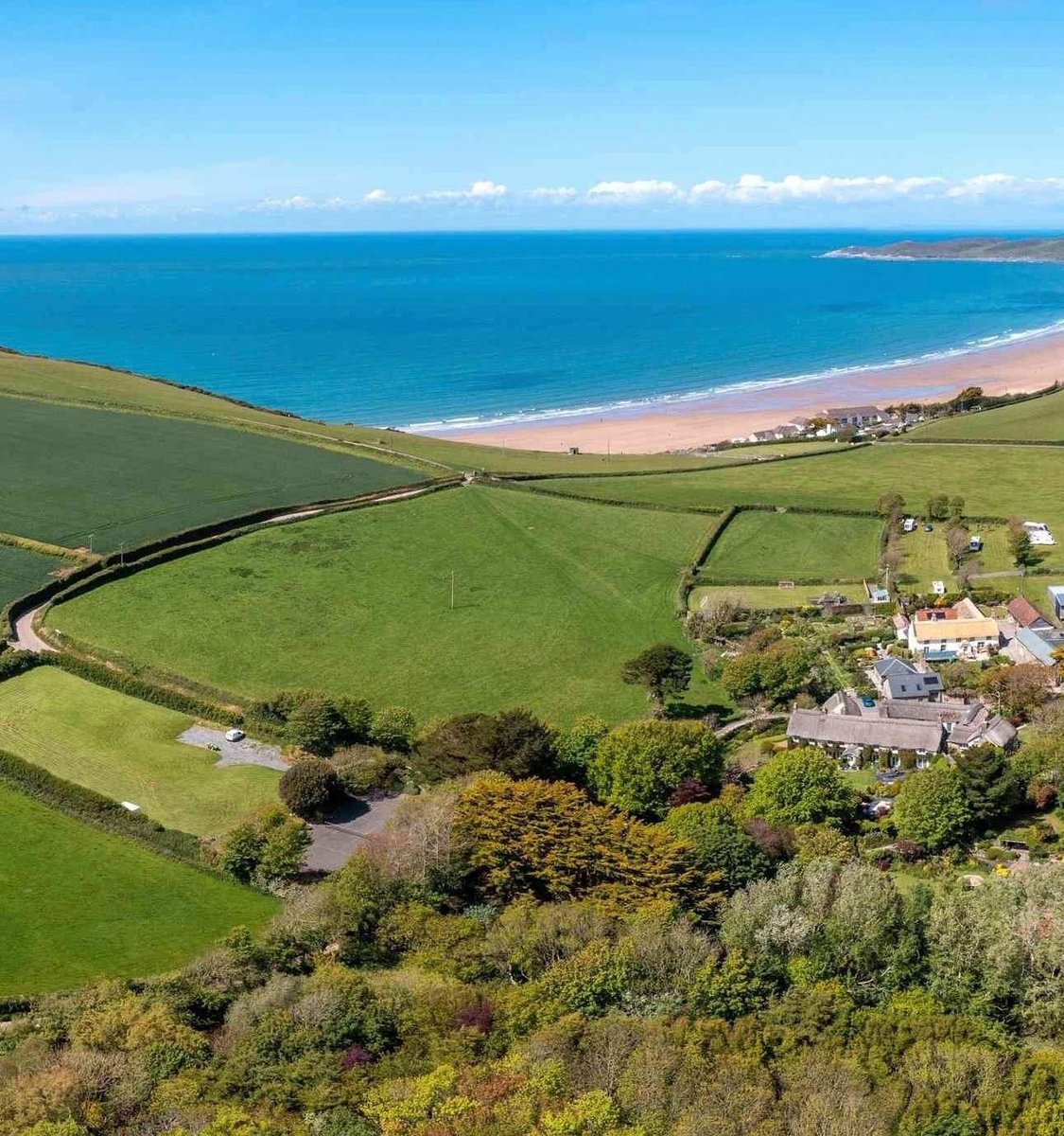 Happy holiday memories are Made in Devon !
<a href="/putsborough/">c</a> <a href="/WoolacombeSands/">Woolacombe Sands</a> <a href="/WoolacombeTIC/">Woolacombe TIC</a> #croyde #staycation @DevonLifeEd #beachlife