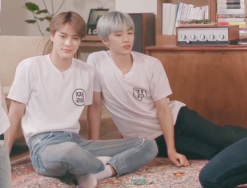 TheJay___'s tweet image. ที่กว้างแค่ไหนก็นั่งเบียด    #nomin