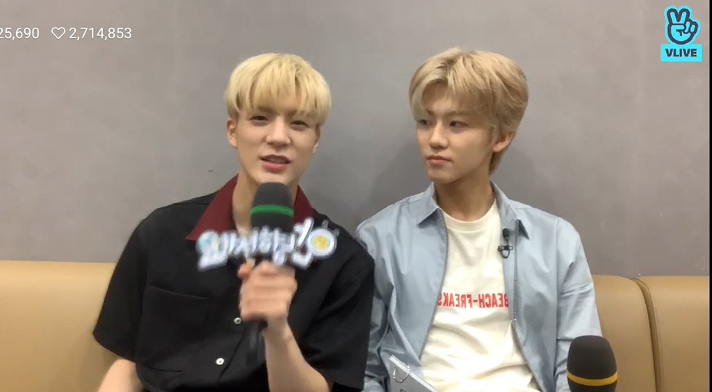 TheJay___'s tweet image. ที่กว้างแค่ไหนก็นั่งเบียด    #nomin