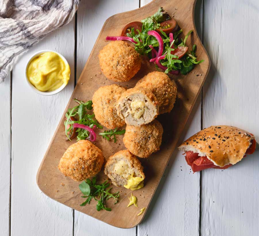 veganfoodliving's tweet photo. Plant-based food brand @squeakybeanveg have launched the world's first commercial vegan Scotch Egg as part of its tasty vegan summer range at @Tesco
https://t.co/C2Kkbib8Xy
#veganUK #vegannews #veganpicnic #veganscotchegg #plantbased #veganfood https://t.co/MK3ydxkMwN