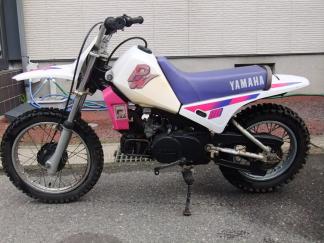 mininjer_223R's tweet photo. 15年以上前に乗っていた
PW80を物置の一番奥からの
発掘してきた。
久しぶりに2stに乗りたくなったのと練習機が欲しくなり
復活させる事に!!!
なんか色々付いてない(T_T)
あの頃から原形を残さないカスタム。。。
#PW80
#キッズモトクロッサー https://t.co/yvi86Pqek0