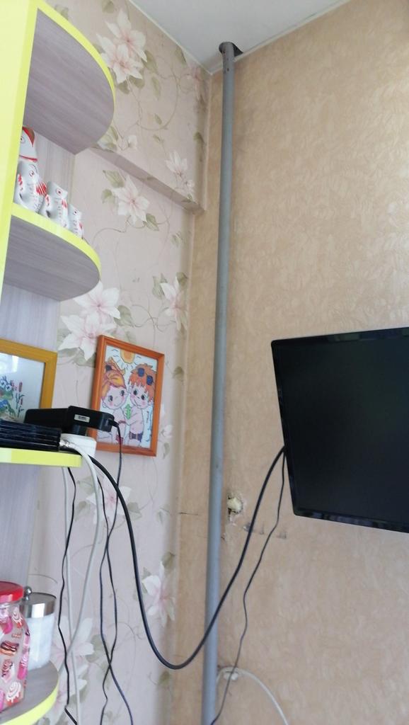 Победы 84, а вот такую красоту ФКР и Подрядчик оставили после себя в квартирах собственников, непрокрашеные трубы, дыры в перекрытиях <a href="/FKRSamara/">Фонд капитального ремонта Самарской области</a> <a href="/AdmSov/">Администрация Советского района г. о. Самара</a> <a href="/gzhi_samara/">ГЖИ Самарской области</a> <a href="/SamMobilePriem/">Мобильная приемная Губернатора Самарской области</a>