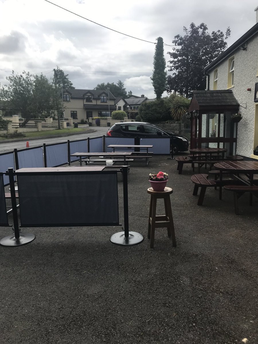 JoeDaCook1's tweet image. Front of the pub for those  who want to be nearer to the bar!!