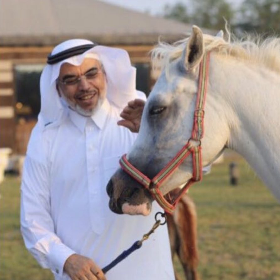 وترجل الفارس.. ورحل الصديق الصدوق.. ورحل الإنسان صاحب الأيادي البيضاء.. ورحل صديقي ورفيقي وذهبت معه أعماله الجليلة .. إختاره الله في سجوده.. ونعم الختام لحياة حافلة بالإحسان 

#صالح_الحميدان