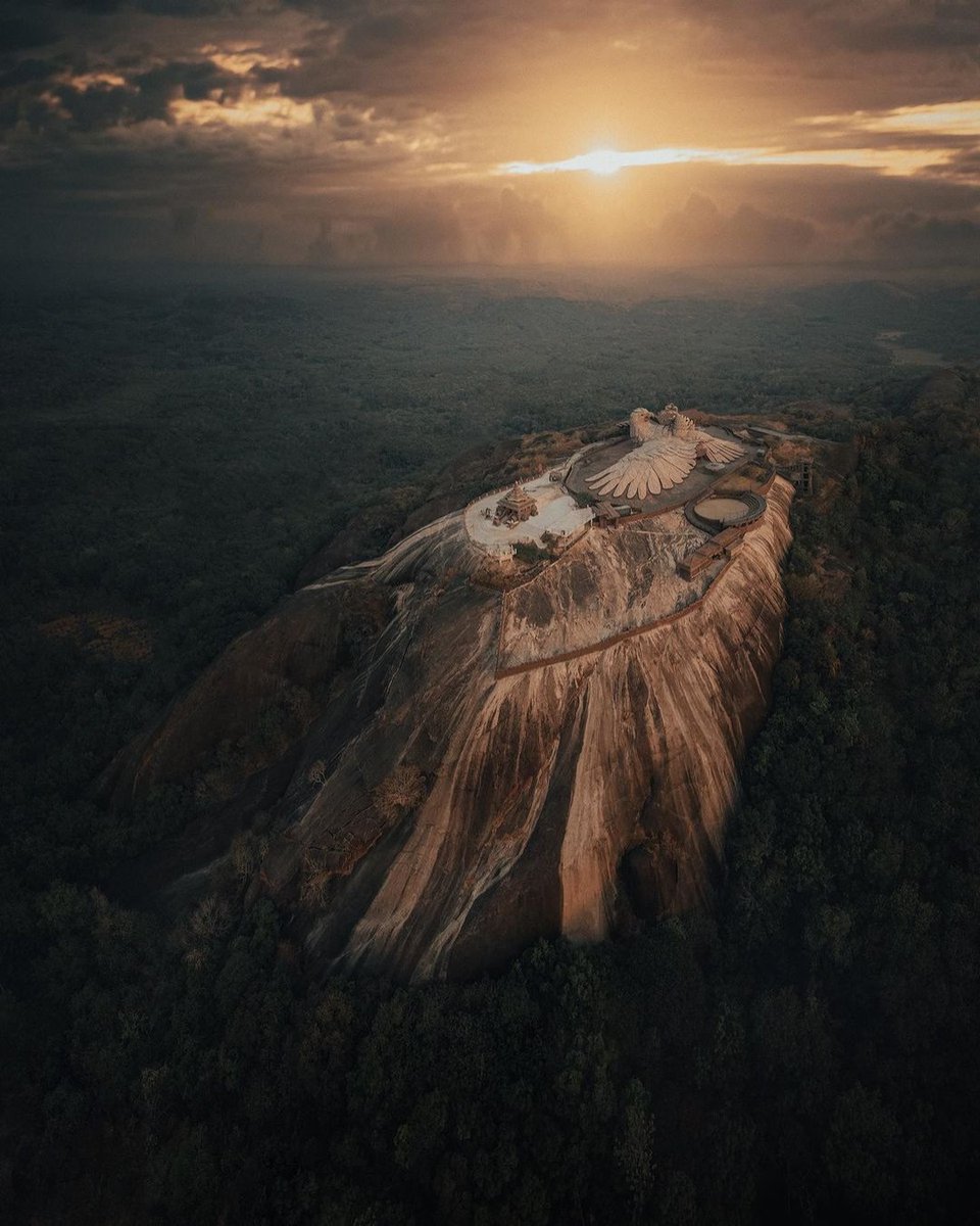 travelxp's tweet photo. Quench all your wishes in this natureβs best-kept secret! Keep swiping left to unfold the brimming charm of Kerala! How does a sweet unwinding experience here sound to you?
Want to get featured on our Feed? Use #TravelxpLens
π·: @savad.monk
#Travelxp #Kerala #travelmore https://t.co/Widl4e5JvB