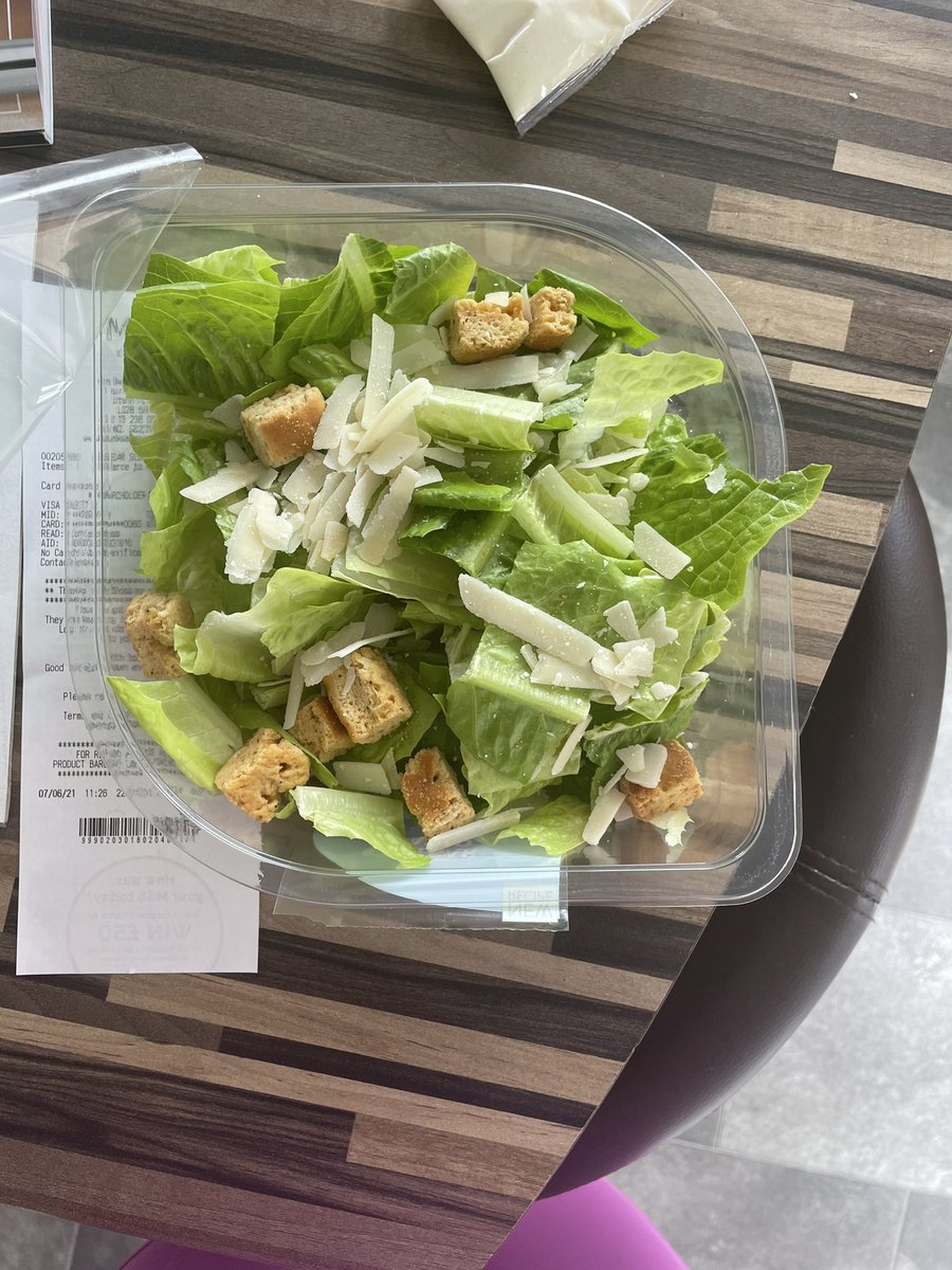scoffs95's tweet photo. Are @marksandspencer having my life. 

Asked mum to grab me a Caesar salad, £3.50 later with no chicken this is what she came home with, what a rip off 

#wishshedidntbother #disappointed https://t.co/XJJfZaaIh0