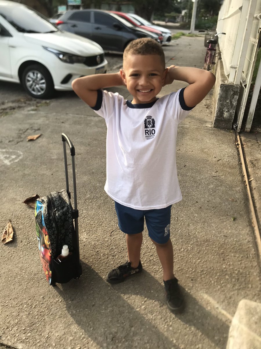 donachataaa's tweet photo. A mãe fez com muito carinho !kkk
De volta a rotina💙✏️📚 https://t.co/ragSfl9sJX