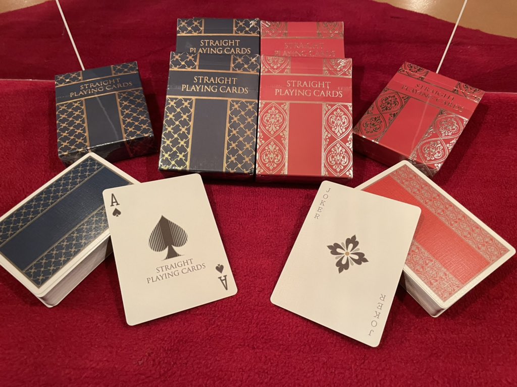 マジック スナック 不思議 かっこいいトランプ 新しく販売予定のトランプを触れますよー その名も Straight Playing Cards Premium Edition 岩手県では本当に 不思議でしか 新しいストレートデックは触れませんよ もちろんその トランプを