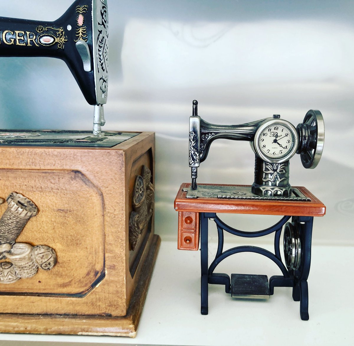 GBES2018's tweet photo. Happy Monday!! Is it #time for you to Consider an Estate Sale?  #relocation #downsizing #passing of a loved one. Call 404-788-4970 today for a complimentary assessment. From staging, to hosting &amp; cleanout #GBES has you covered! 
#estatesale #shopping #atlanta #collectibles #art https://t.co/hRjoxbSUXi