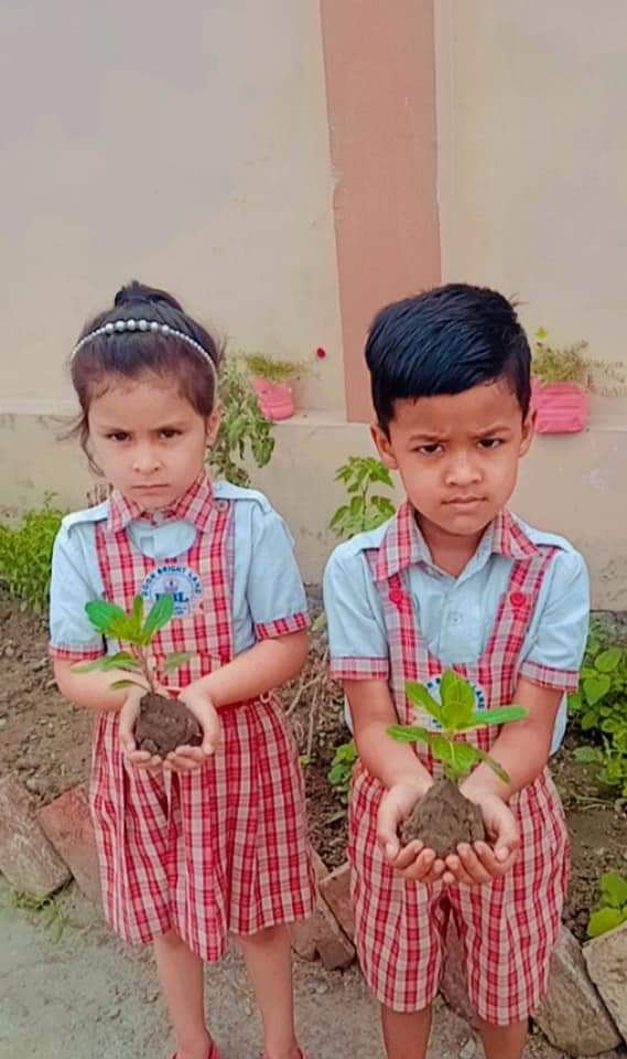Pushpapanwar's tweet photo. @CandorTechSpace Encouraging kids to contribute to nature planting trees.
 #WorldEnvironmentDay
#RestoreForGood
#RestoreForGoodContest #Contest #ContestLive #ContestAlert #EcosystemRestoration
@blessedkamal @freeky9219 
#WorldEnvironmentDay2021 https://t.co/PFNU337M3w
