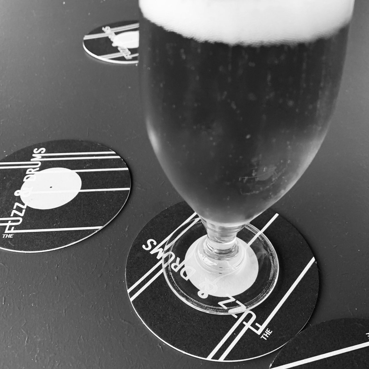 TheFuzzandDrums's tweet photo. "Vous prendrez bien une petite pression ?"
Réception des sous-bocks : check !
https://t.co/kfcx1DOIKR

#ChocolateBox
#goodies
#stretchgoals

#Tribu_TheFuzzandDrums https://t.co/sQjeFP7f4r