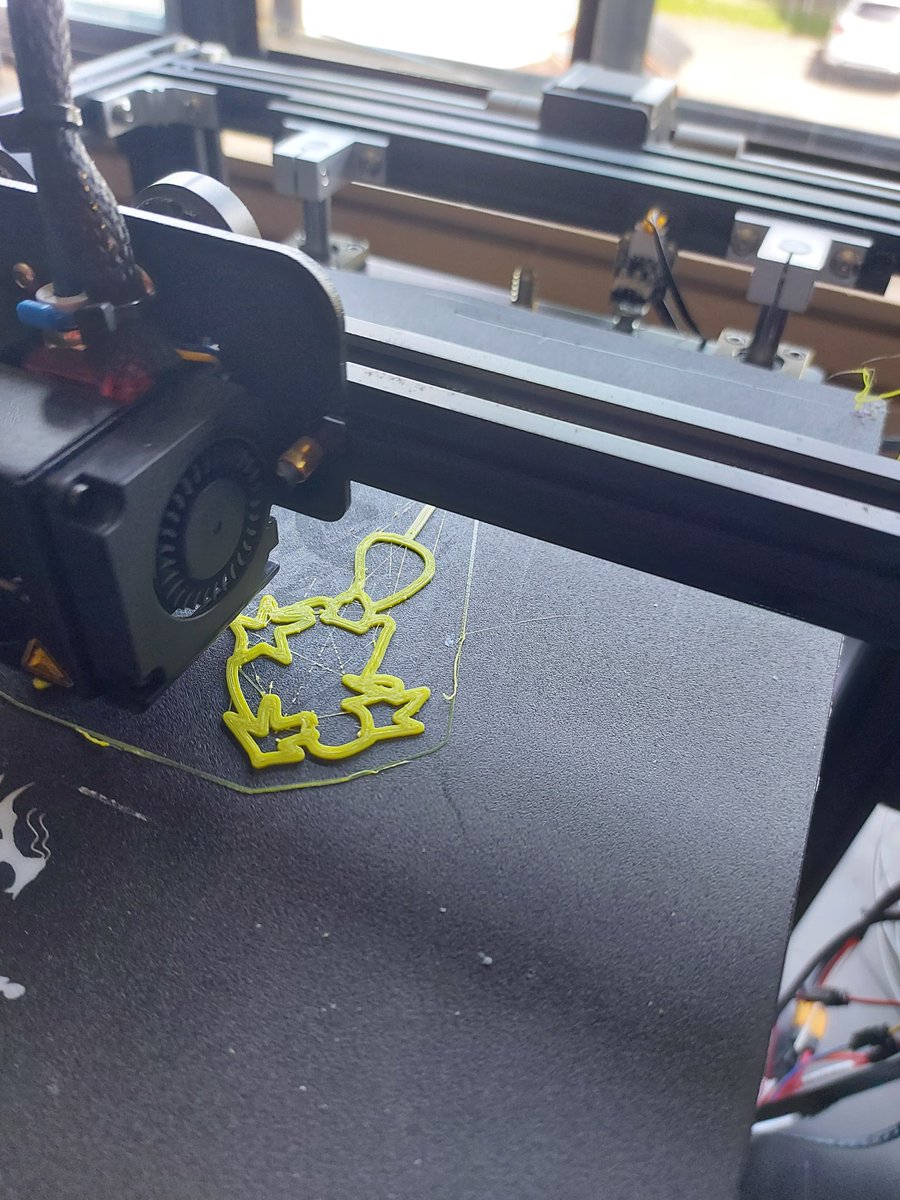 BethDoiron10's tweet photo. Such a fun way to explore measurement with a grade 3 class. Some still need to conceptualize mm... but these 3D designed bubble wands are awesome!! @tinkercad @Down2aScience @AnglophoneEast @NickMattatall https://t.co/VgtEVbi7uS