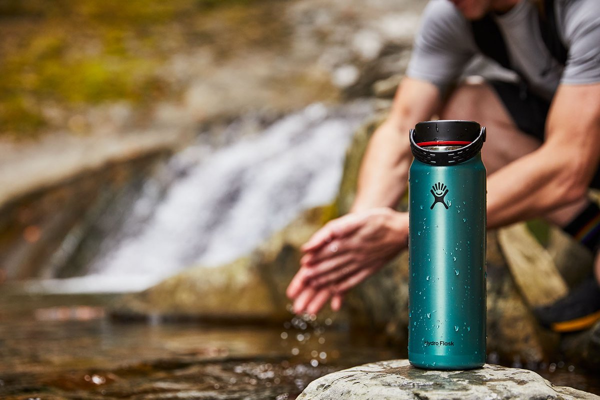 Cool kit for Father's Day: @hydroflask's Lightweight Trail Series bottle keeps cold for up to 24 hours, hot up to 12 and is 25% lighter than Hydro Flask's popular range of bottles. Available in Topaz (pictured) - new for SS21 - and in convenient 21 oz, 24 oz & 32 oz capacities.